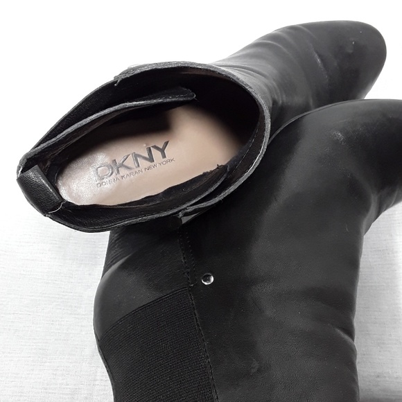 DKNY black leather heel boots - Picture 8 of 8